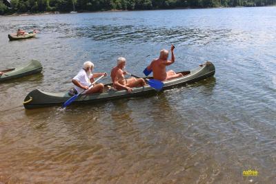 Balade canoë, départ à 3 au fil de l'eau.