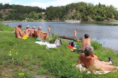 Balade canoë, pique-nique face au lac.