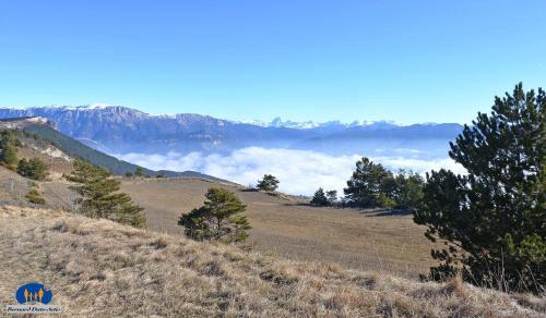 Glandasse, le Grand Ferrand Dévoluy au-dessus du brouillard 2739a